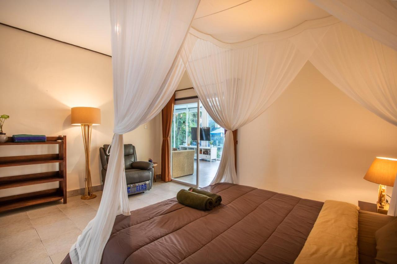 Villa Janitra Seminyak Esterno foto