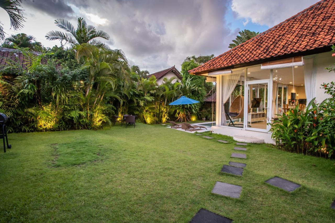 Villa Janitra Seminyak Esterno foto