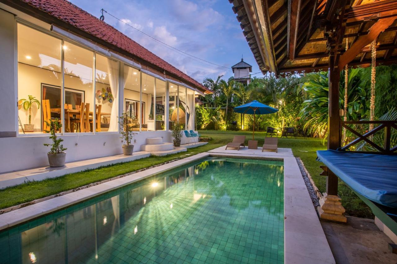 Villa Janitra Seminyak Esterno foto