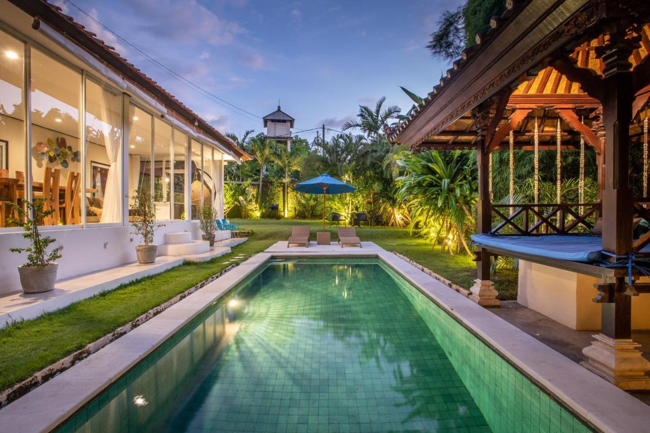 Villa Janitra Seminyak Esterno foto