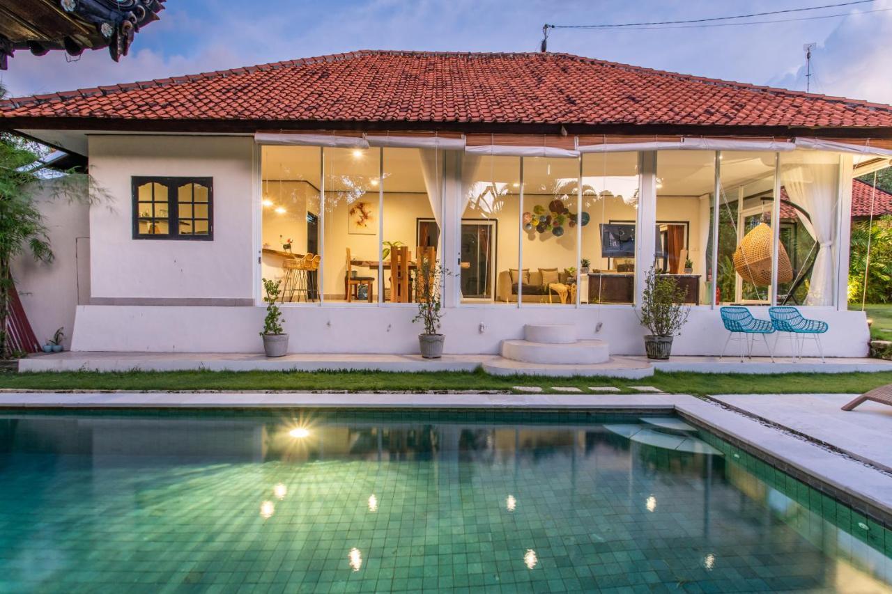 Villa Janitra Seminyak Esterno foto