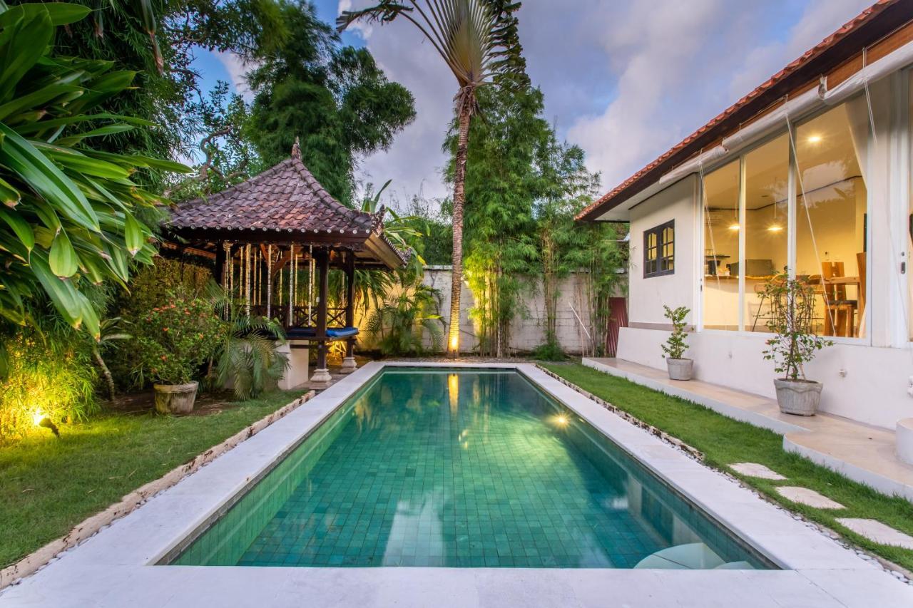 Villa Janitra Seminyak Esterno foto